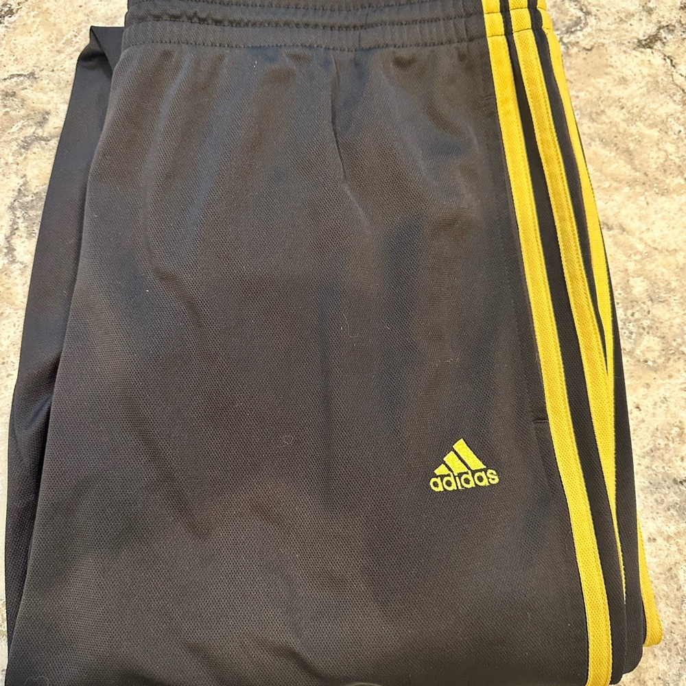Men’s Adidas XL nylon pants